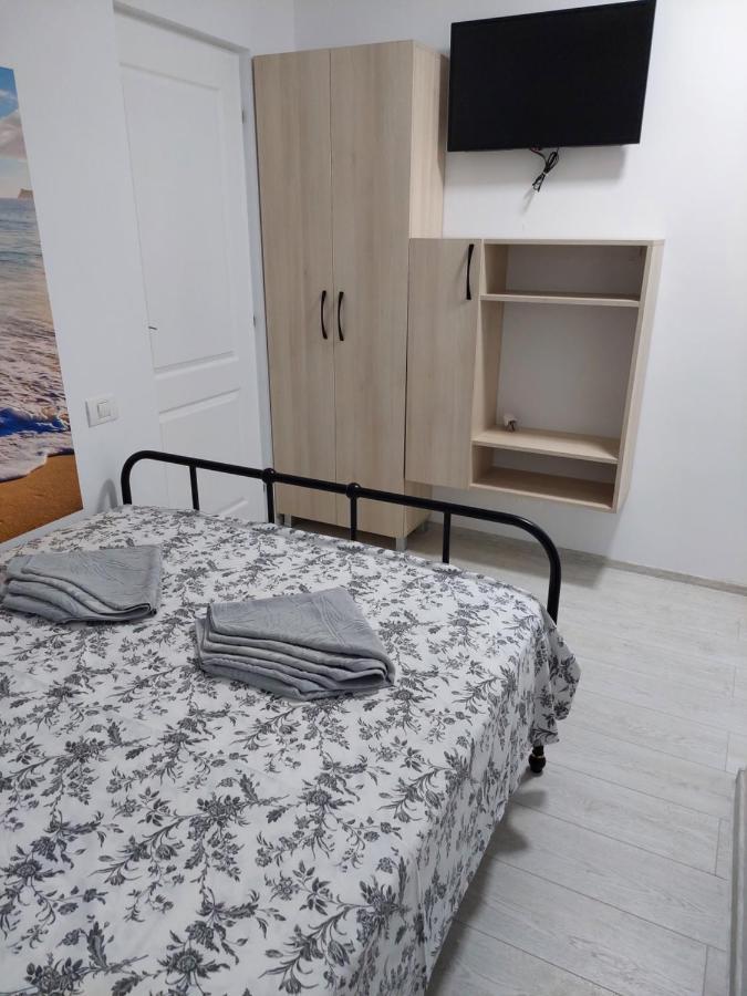 Vila De Pe Lac Amara Exterior foto